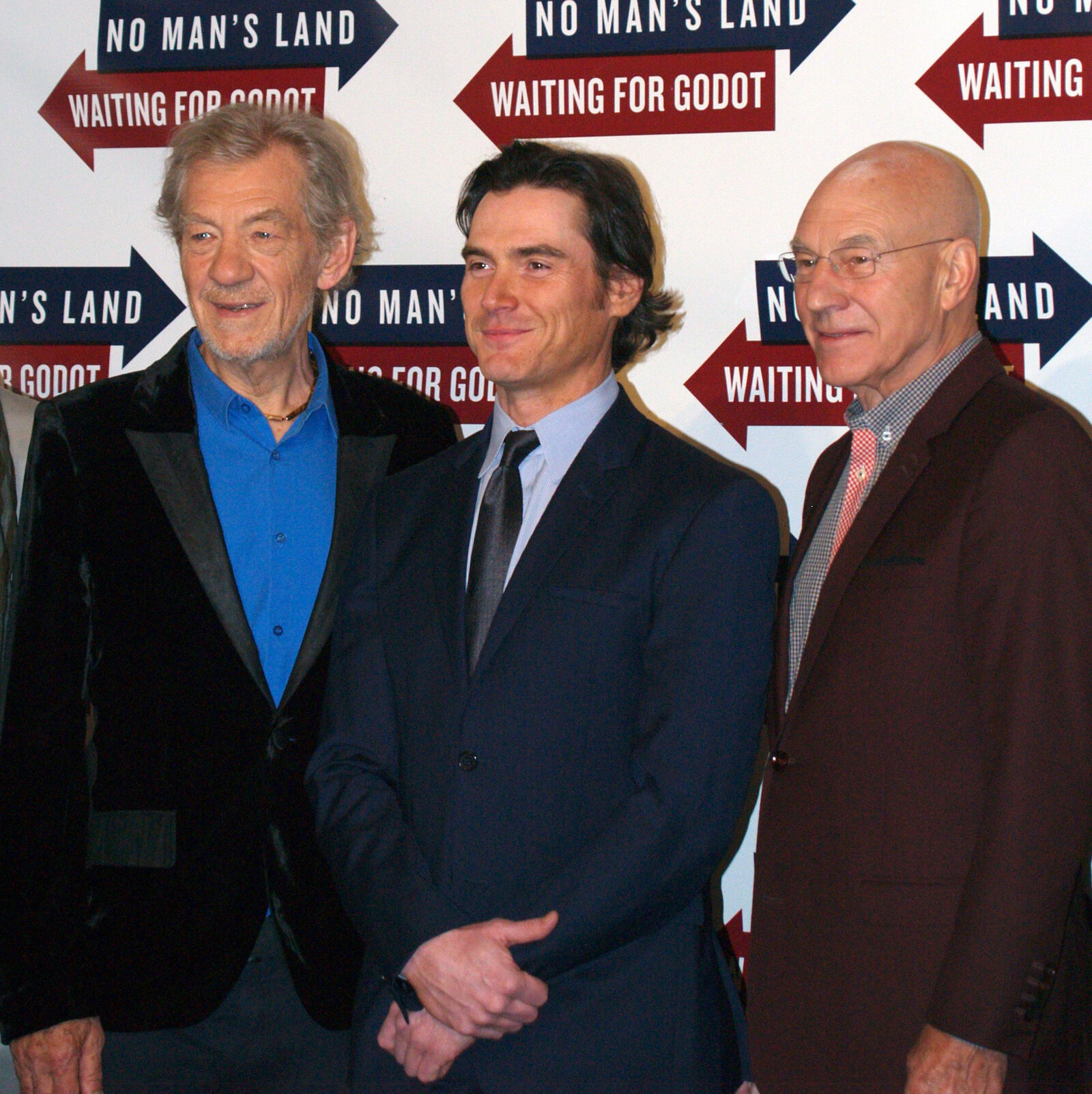 Ian McKellen, Billy Crudup y Patrick Stewart en un evento de prensa de Waiting for Godot y No Man's Land en Nueva York en 2013. Imagen: Luigi Novi, CC BY 3.0, vía Wikimedia Commons