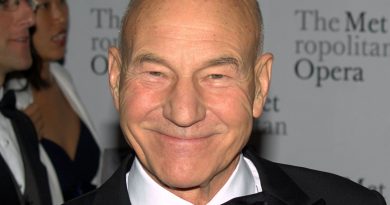 Muere Patrick Stewart, voz de Avery Bullock en American Dad! y narrador ganador de un Grammy, a los 86 años. Su última gran actuación fue un audiolibro