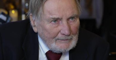 Muere a los 79 años Jiří Štěpnička, la voz checa de Harrison Ford. En marzo dijo que le habían robado el papel