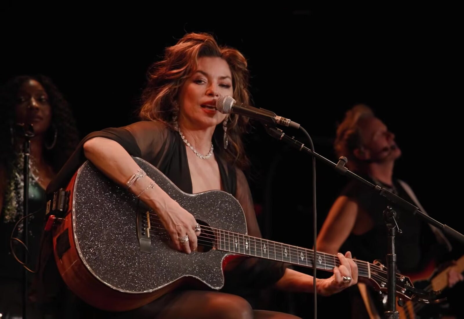 Shania Twain sings Little Miss Twain with a sparkling acoustic guitar during a live SiriusXM performance in 2026. Image: SiriusXM