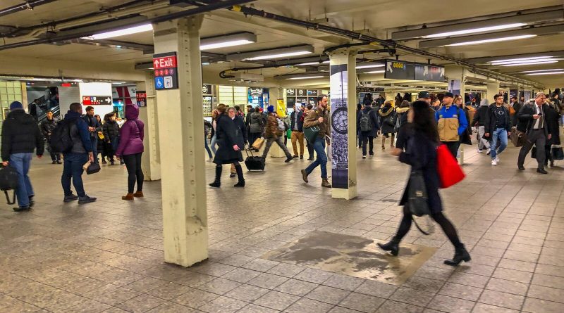 The Times Square subway mezzanine in New York at rush hour. Image: Bonnachoven, CC0